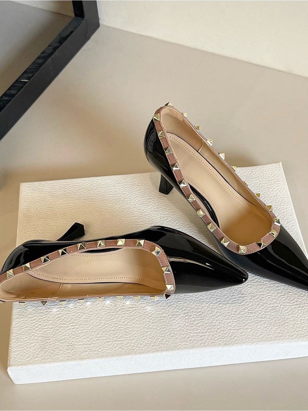 Black Patent Pointed-Toe Stud Trim Mid Heels